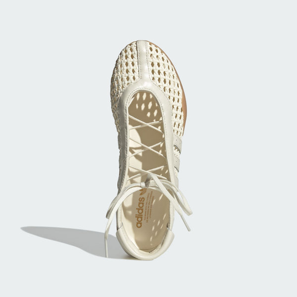 #creamwhite