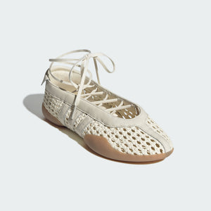 #creamwhite