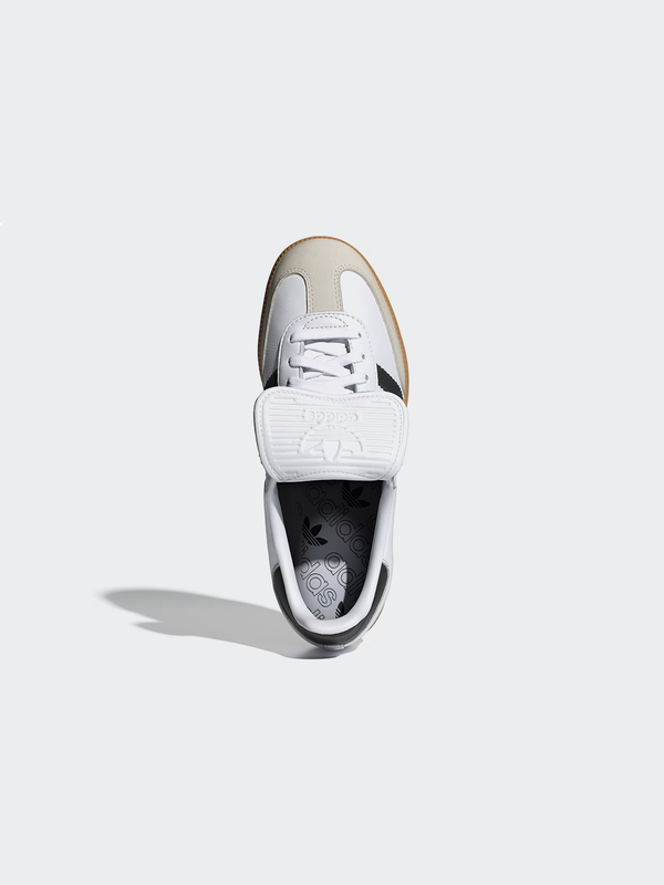 #whiteblackgum